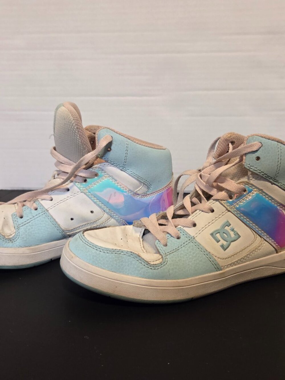 DC Shoes High Top Sneakers Light Blue White Iridescent Color Shift Men's